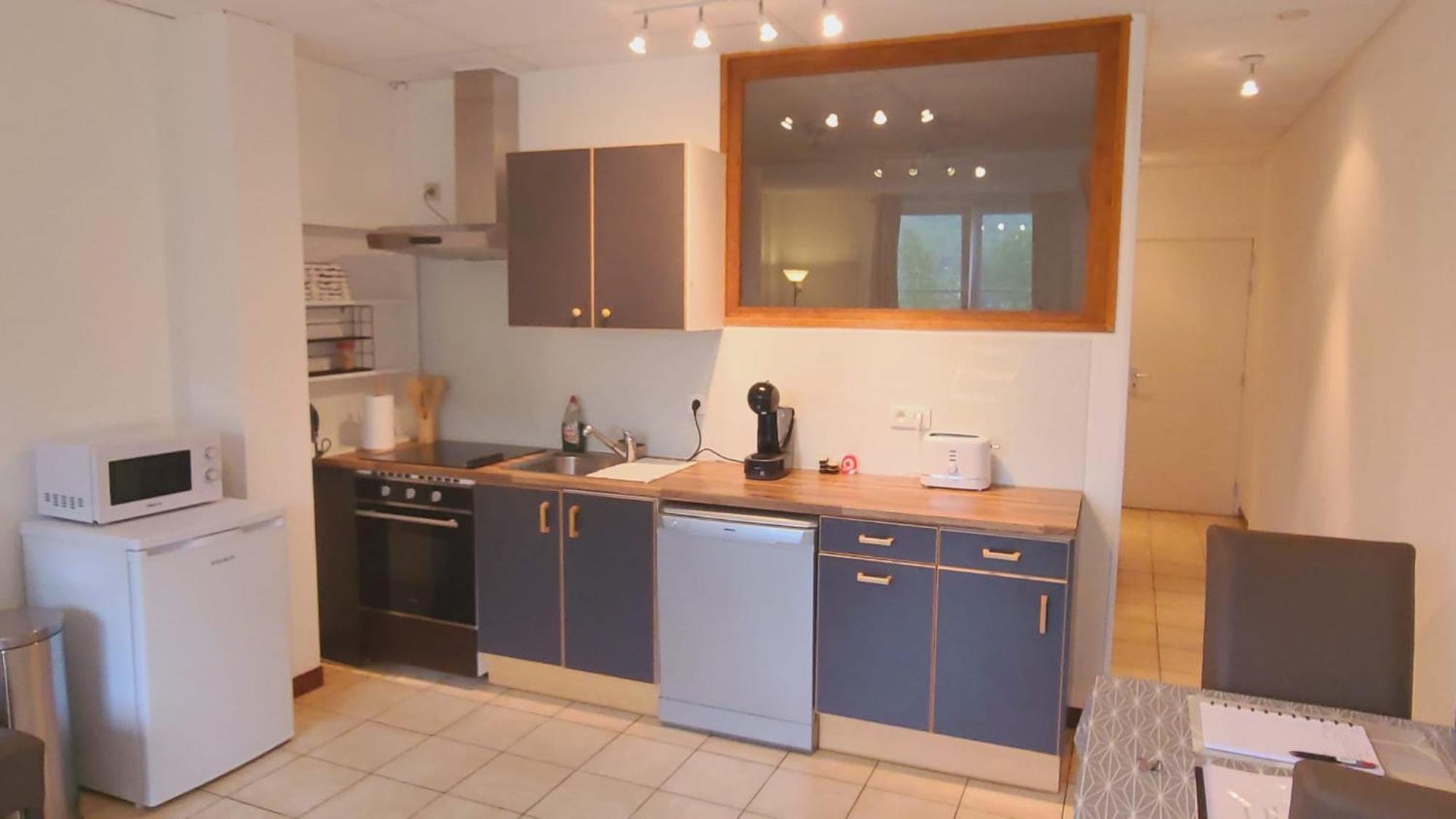 Hebergement Basique Et Fonctionnel Bon Rapport Qualite Prix Apartamento Nameche Exterior foto